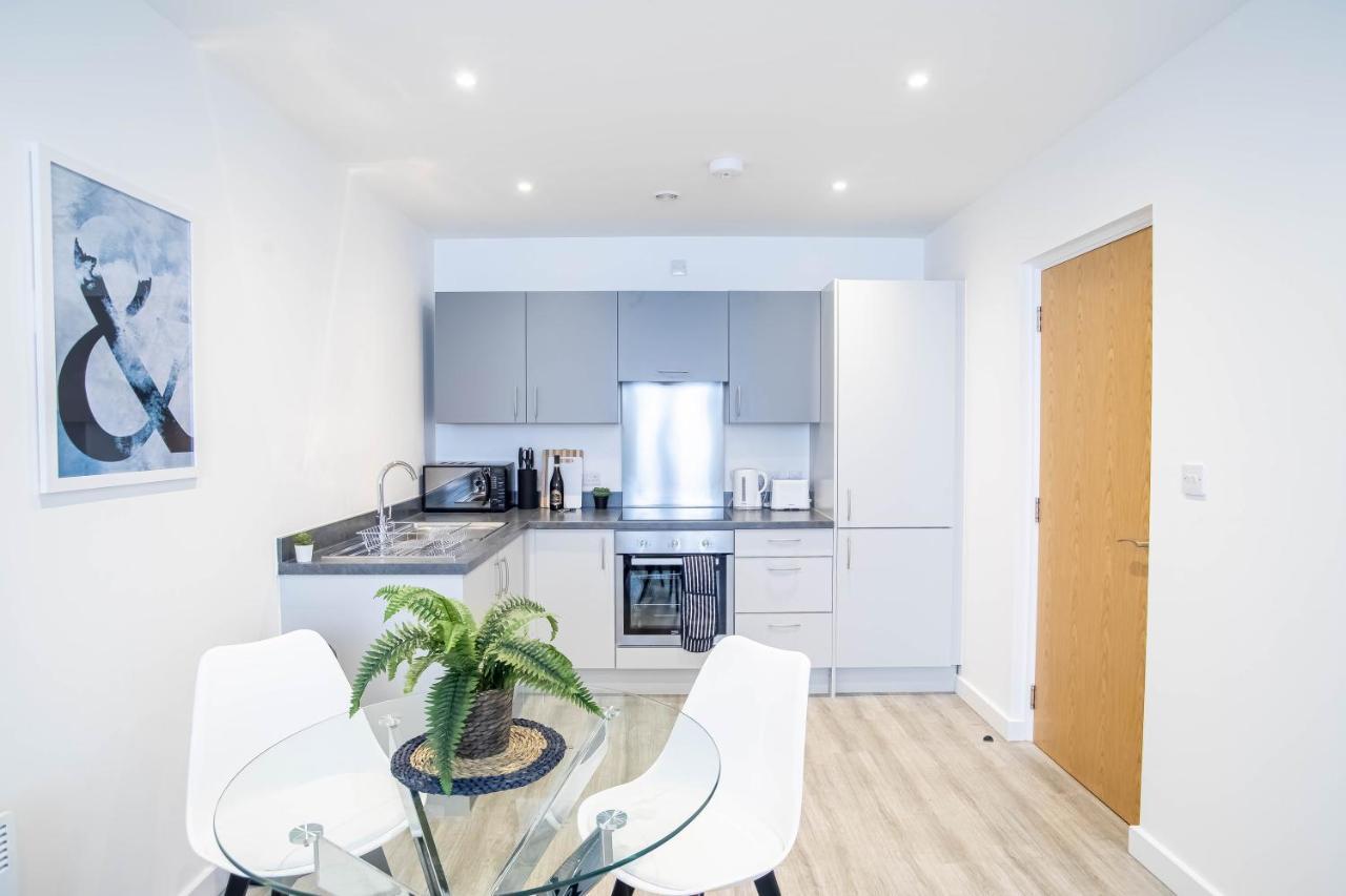 Luxury Apartments Available Next To Train Station - The Wallgate Apartments Wigan - Free Parking Esterno foto