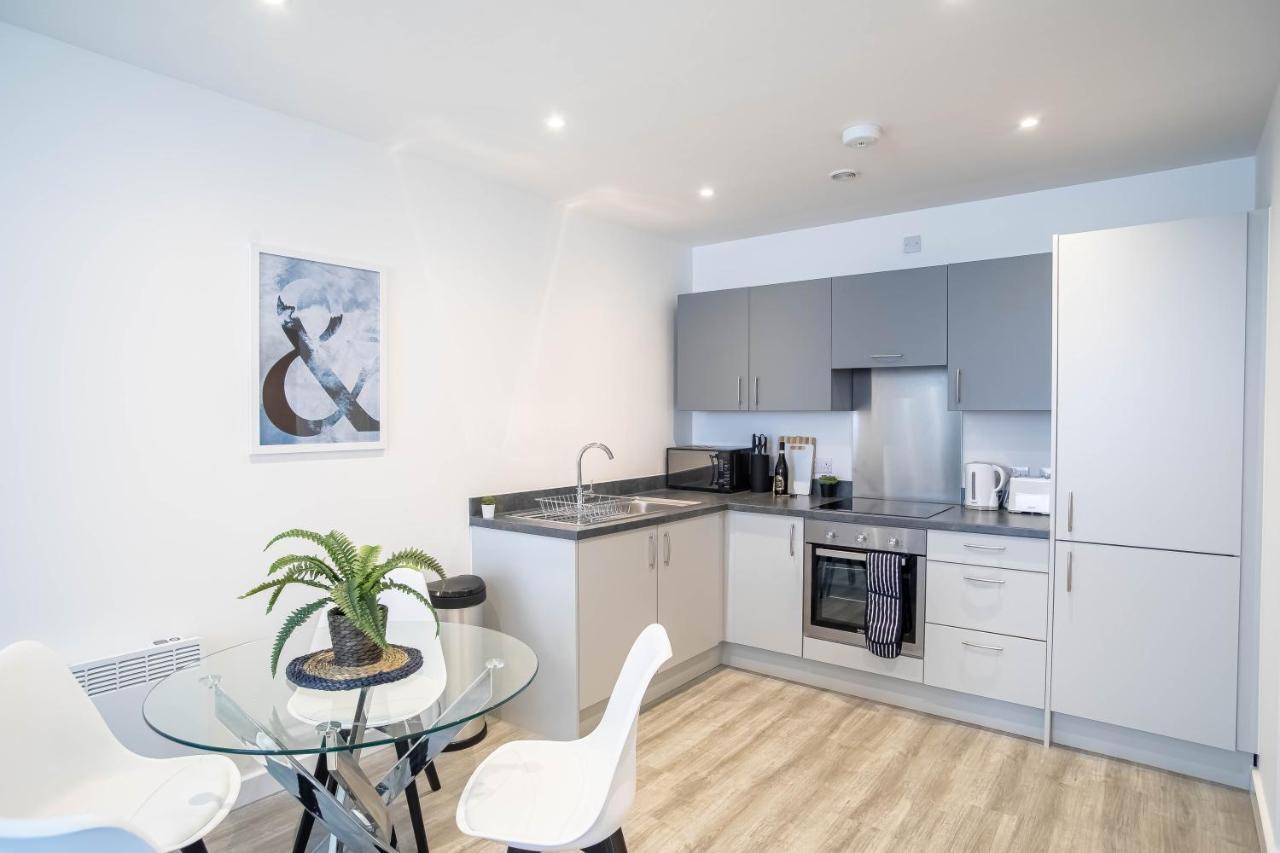 Luxury Apartments Available Next To Train Station - The Wallgate Apartments Wigan - Free Parking Esterno foto