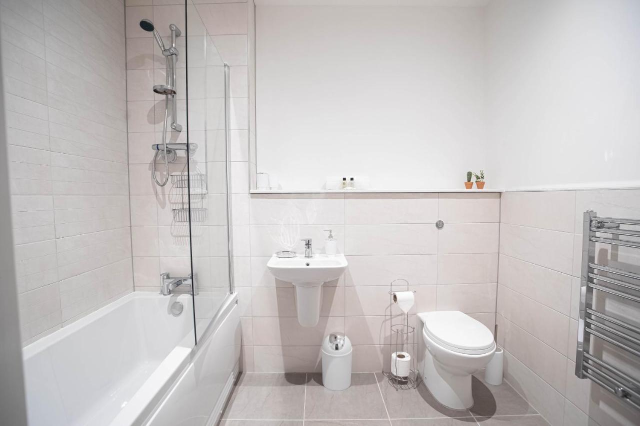Luxury Apartments Available Next To Train Station - The Wallgate Apartments Wigan - Free Parking Esterno foto